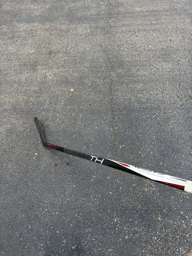 Senior Easton Stealth C5.0 Right Handed Hockey Stick Mid Pattern 85 Flex (Used)