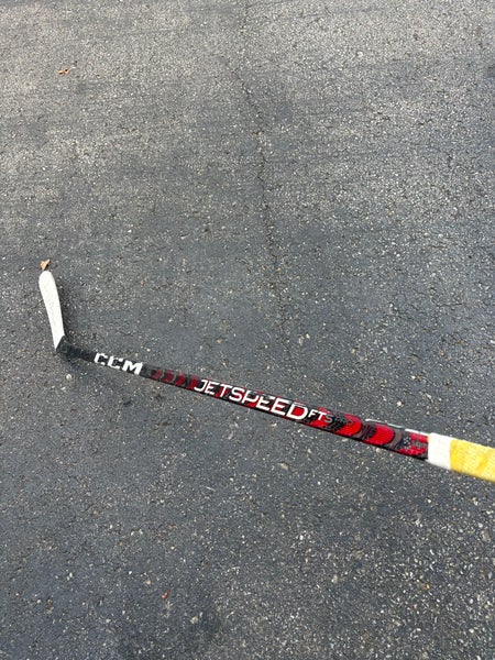 Intermediate CCM JetSpeed FT5 Pro Right Handed Hockey Stick P29 65 Flex (Used)
