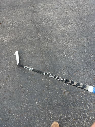 Senior CCM JetSpeed FT5 Pro Right Handed Hockey Stick P29 75 Flex (Used)