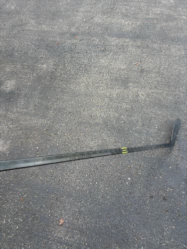 Senior Reebok Ribcor Tri Matrix Left Hand Hockey Stick Mid Pattern 100 Flex Pro Stock (Used)