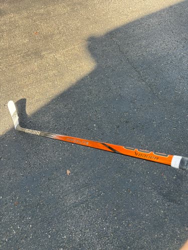 CRACKED Bauer Vapor Hyperlite 2 Right Handed Hockey Stick P92 70 Flex (Used)