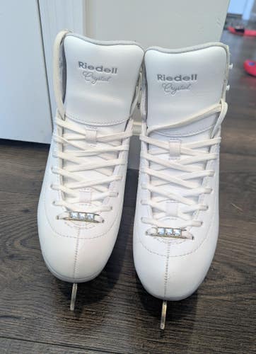 Riedell Figure Skates B Junior 3 (Used)