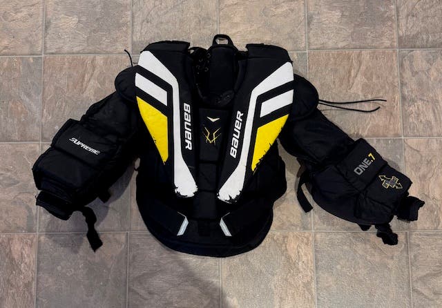 Bauer Supreme One.7 Chest Protector - Junior Large