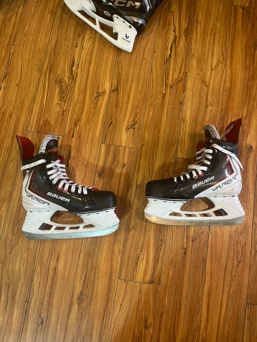 2025 Bauer Vapor Fly30 Hockey Skates Extra Wide Width 8 (Used)