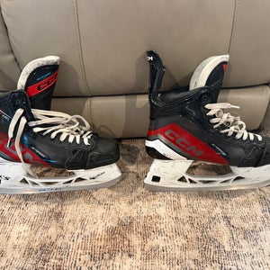 2024 CCM JetSpeed Hockey Skates Wide Width 9.5 (Used)
