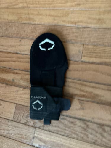 Black Junior EvoShield Sliding Mitt (Used)