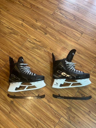 Black 2024 CCM Tacks XF Pro Hockey Skates Regular Width 9 (Used)