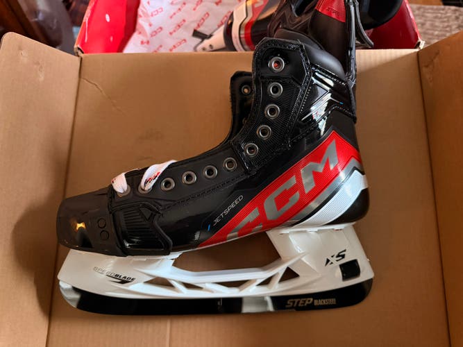 2023 CCM JetSpeed FT6 Pro Hockey Skates Regular Width 9 (New)