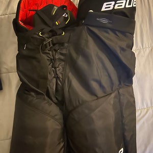 Senior Small Bauer Vapor X2.9 Hockey Pants (Used)