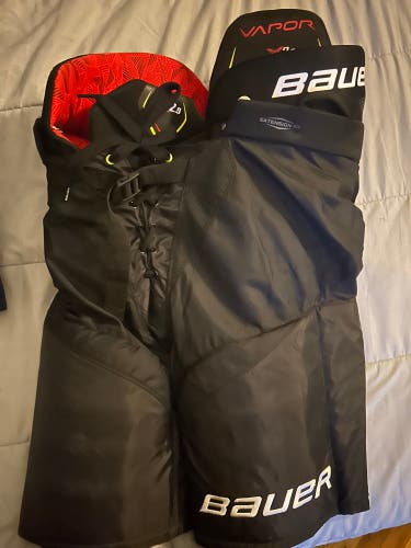 Senior Small Bauer Vapor X2.9 Hockey Pants (Used)