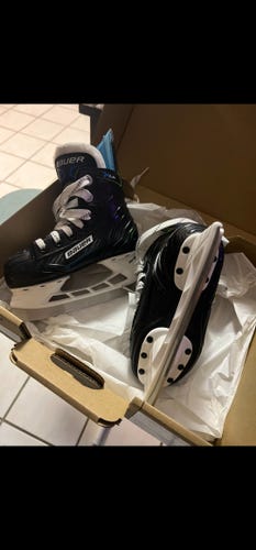 Black Bauer XLP Hockey Skates 10 (Used)