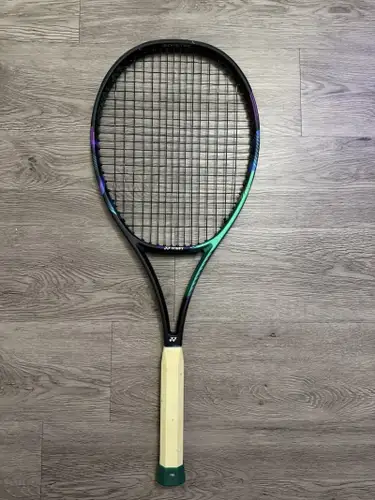 Yonex Vcore Pro 100 (300g) | Gripsize 4 5/8 | Fair Condition