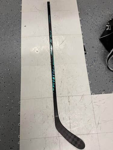 NEW Senior Bauer Pulse Left Hand Hockey Stick P28 87 Flex (New)