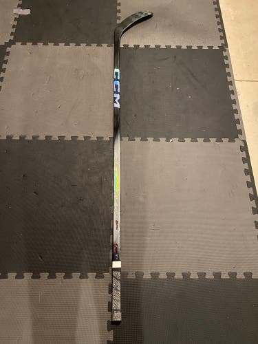 Senior CCM JetSpeed FT8 Pro Left Hand Hockey Stick P28 85 Flex (Used)