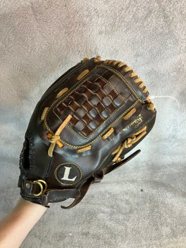 Brown Louisville Slugger RH Pitcher's Baseball Glove 11.25" (Used)