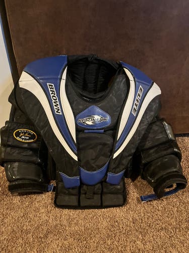 Medium SR Goalie Chest Protector (Used)