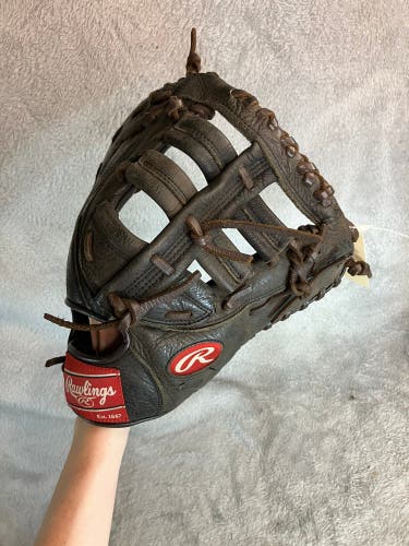Black Rawlings Renegade RH First Base Baseball Glove 12.5" (Used)