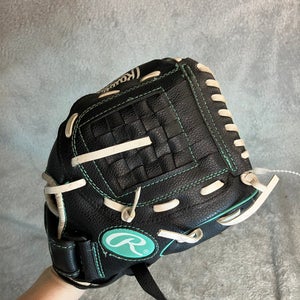 Black Rawlings Players Series RH Pitcher's Baseball Glove 10" (Used)
