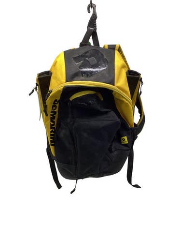 Used Demarini 2 BAT BLK/GLD BACKPACK BB/SB Player Backpack Black And Gold 11347-S000267383