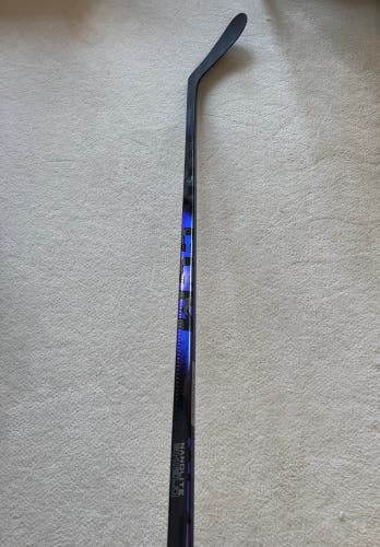 Senior CCM Ribcor Trigger 10 Pro Right Handed P28/ 85 Flex (New)