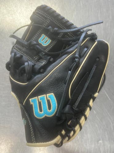 Used Wilson A1000 BB/SB Glove RH Throw Black 11 1/2" 11497-S000157122