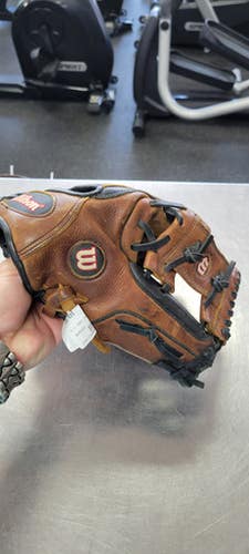 Used Wilson A900 11.5 BB/SB Glove RH Throw Brown 11 1/2" 11497-S000157108