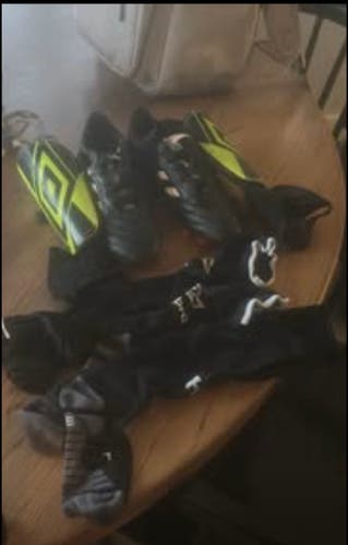 Black Men's Size M 7.0 (W 8.0) Adidas Cleats (Used)