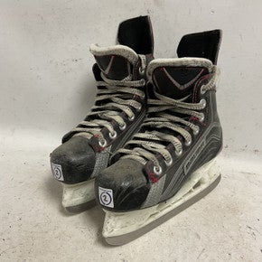 Used Bauer VAPOR X200 Junior Hockey Skate White/Black/Red Junior 02 11855-S000202084