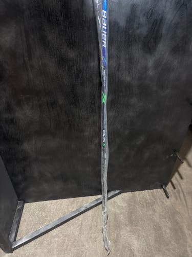 Junior Bauer X Series Right Handed Hockey Stick P92 40 Flex (New)