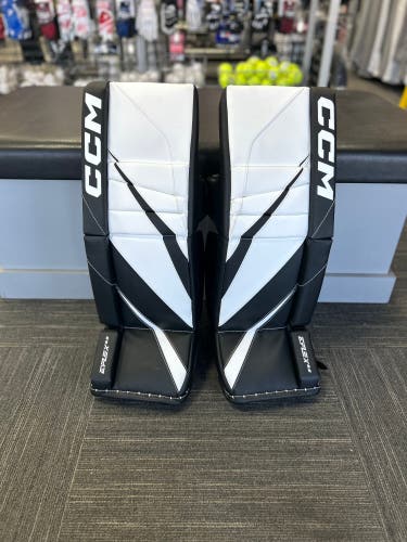 NEW 30" +1 CCM EFlex 6.5 Goalie Pads