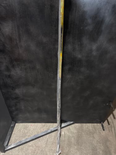 Senior Bauer Supreme UltraSonic Left Hand 77 Flex Hockey Stick P28 (New)