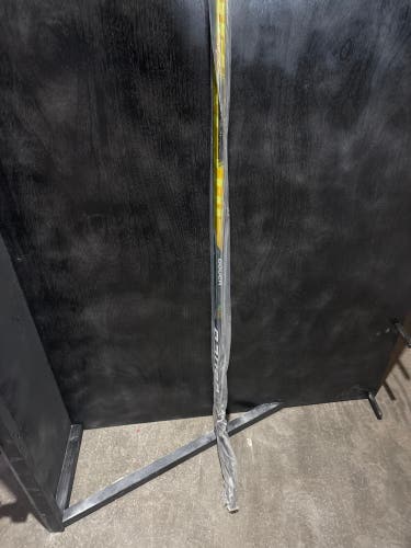 Senior Bauer Supreme UltraSonic Left Hand 87 Flex Hockey Stick P92 (New)