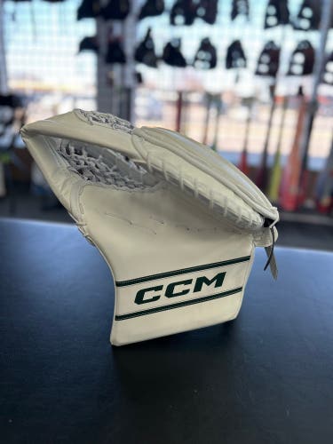 NEW Pro Stock CCM EFlex 6 Blocker and Trapper Set Regular
