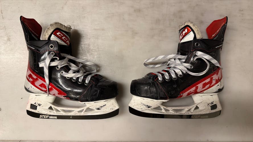 CCM JetSpeed FT4 Pro Hockey Skates Regular Width Size 4 (Used)