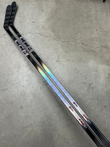2 Pack 80 Flex P28 Senior CCM Jetspeed FT8 Pro Right Hand Hockey Stick Pro Stock (New)