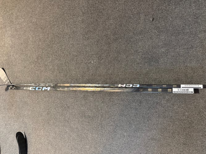 Senior CCM JetSpeed FT7 Pro Right Handed Hockey Stick P28 85 Flex Pro Stock (New)