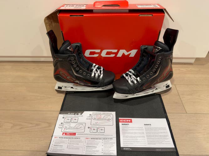 Black 2025 CCM JetSpeed FT8 Pro Hockey Skates Regular Width 8 (Used)
