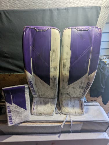 Large Bauer Mach Goalie Leg Pads Pro Stock (Used)