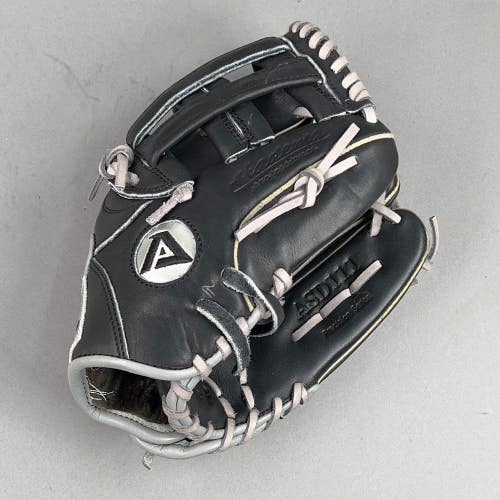 Akadema ASD111 Precision Series 11.5" Right Hand Thrower Vintage Baseball Glove