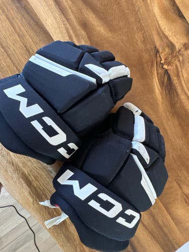 Title  CCM Hockey Gloves Black/White Youth Junior – Lightly Used