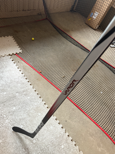 Hockey stick Senior Bauer Vapor X3 Right Handed Hockey Stick P28 75 Flex (Used)