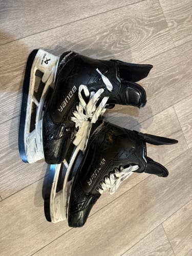 2025 Pro Stock Bauer Supreme Mach Skates Size 7 with extra set of steel