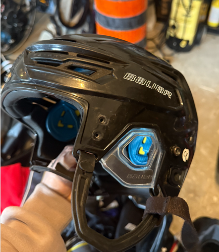 Medium Bauer Re-Akt Pro Helmet (Used)