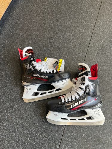 2023 Bauer Vapor X4 Hockey Skates 8 (New)