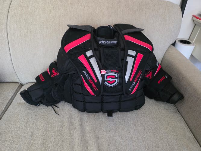 Mckenney ProSpec Jr Goalie Chest Protector (Small/Medium )