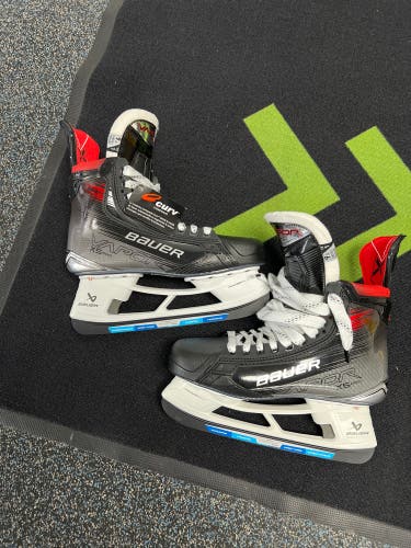 2023 Bauer Vapor X5 Pro Hockey Skates 9.5 (New)