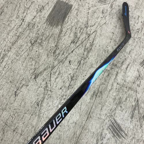 Senior Bauer Vapor Flylite Hockey Stick Left Hand P92 77 Flex (Used)