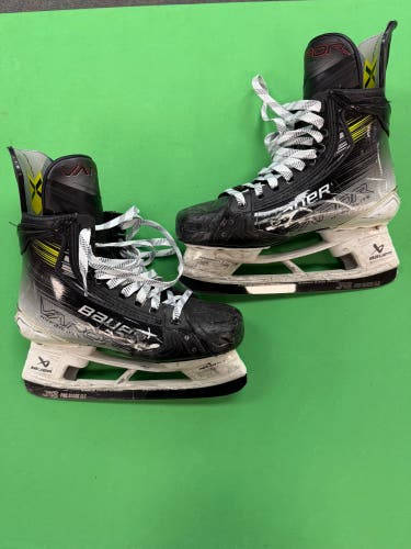 Senior Bauer Vapor Hyperlite 2 Hockey Skates 7 (Used)