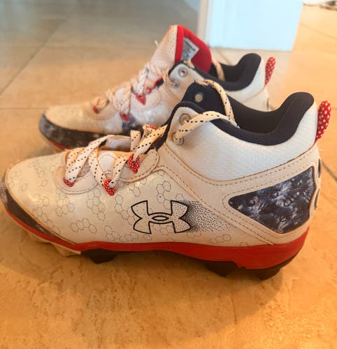 Red White Blue Kid's 4.5Y (Big Kids / Youth) Under Armour Bryce harper (Used)