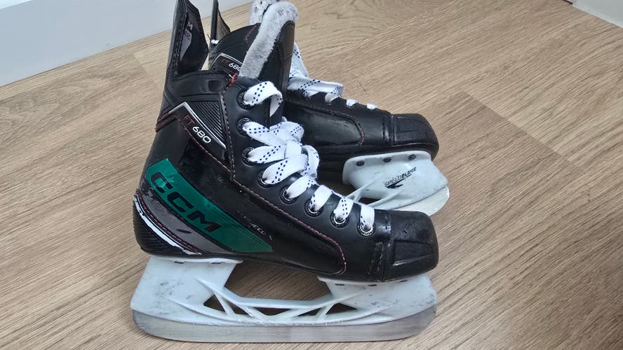 Black CCM JetSpeed FT 680 Hockey Skates 13.5 (Used)